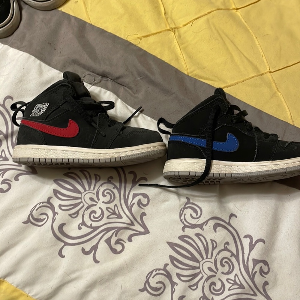Nike Jordan’s 8C